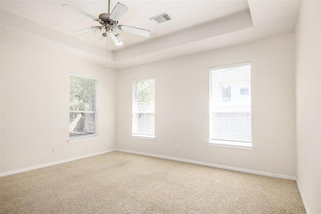Building Photo - 25609 Tiverton Forest Ct