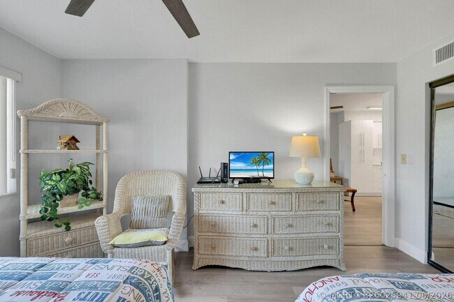 Building Photo - 2400 S Ocean Dr
