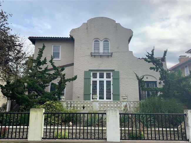 Primary Photo - 130 E Olive St