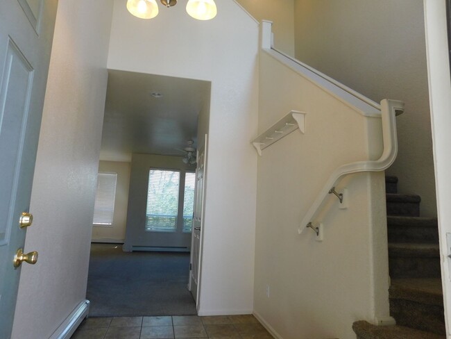 Building Photo - Duplex in Fruita