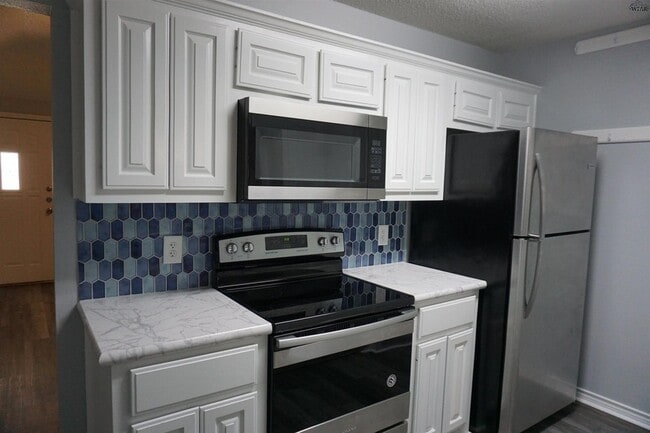 Building Photo - 5216 Brookwood Dr