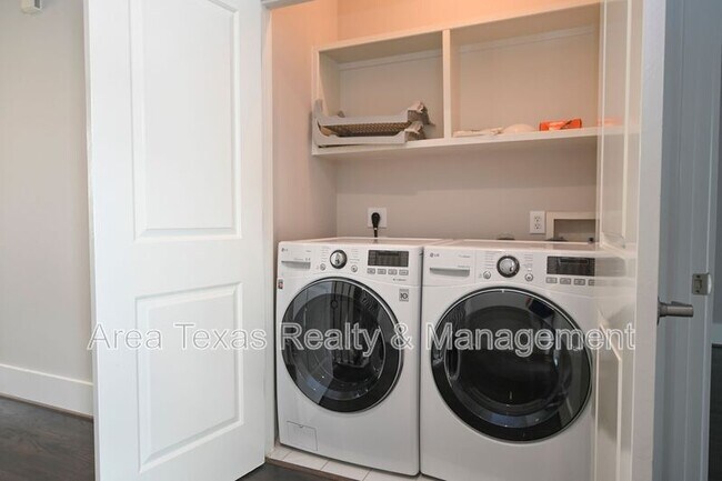 Building Photo - 2220 Portsmouth St