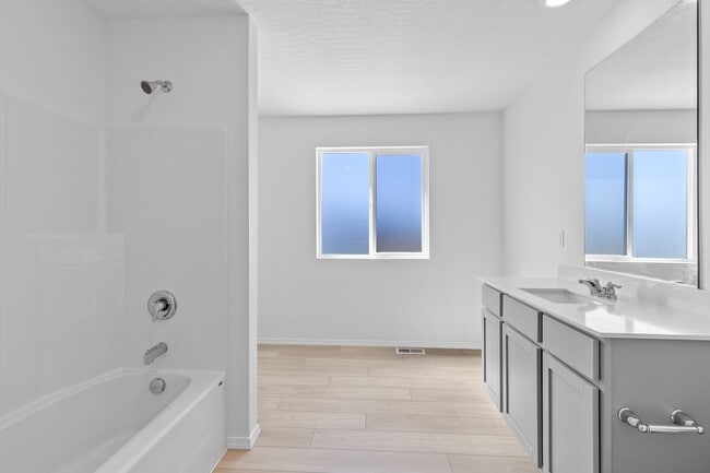 Building Photo - Lease special, save $900.00 if you sign an...