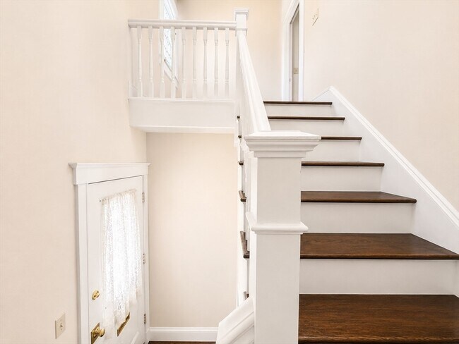 Building Photo - 26 Amaranth Ave