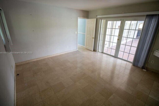 Building Photo - 9041 SW 88th St