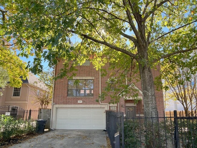 Building Photo - 5899 Fairdale Ln