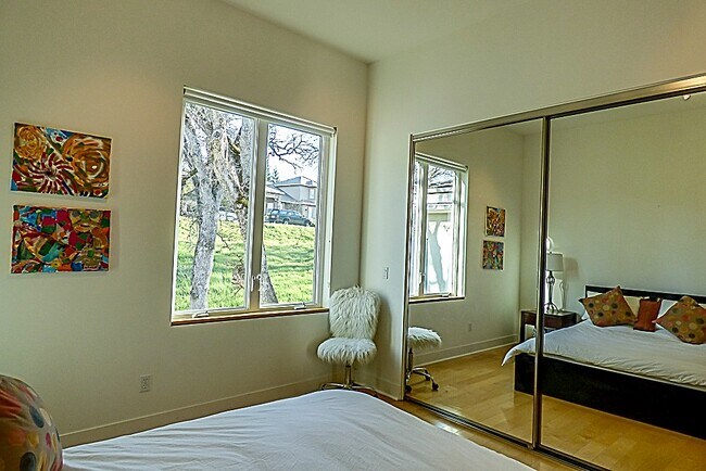 Building Photo - 108 Lost Oak Ct