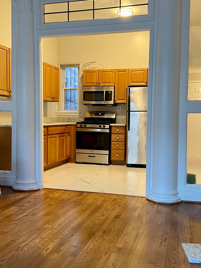 UPDATED KITCHEN - 1330 W Lombard St
