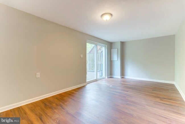 Building Photo - 6047 Bonnie Bern Ct