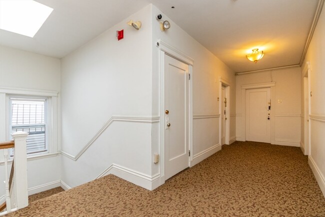 Building Photo - 35 Queensberry St