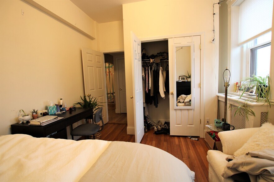 Building Photo - 1999 Commonwealth Ave