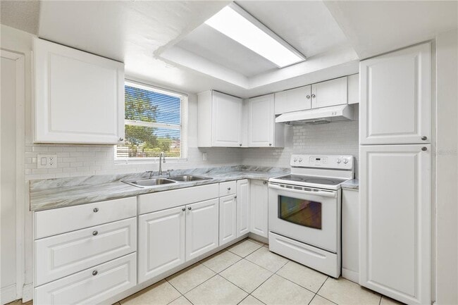 Building Photo - 10803 Hyssop St