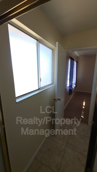 Building Photo - 26808 Augusta Dr