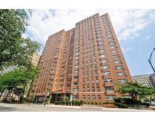Primary Photo - 2909 N Sheridan Rd