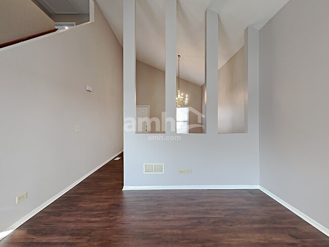 Building Photo - 5756 Emerald Pointe Dr