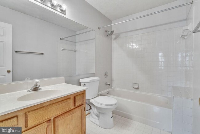 Building Photo - 13920 Lord Fairfax Pl