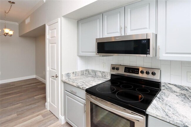 Building Photo - 9088 Lake Chase Island Way