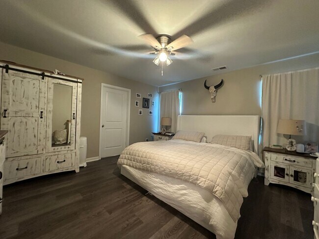 Building Photo - 307 Crayfish Ct