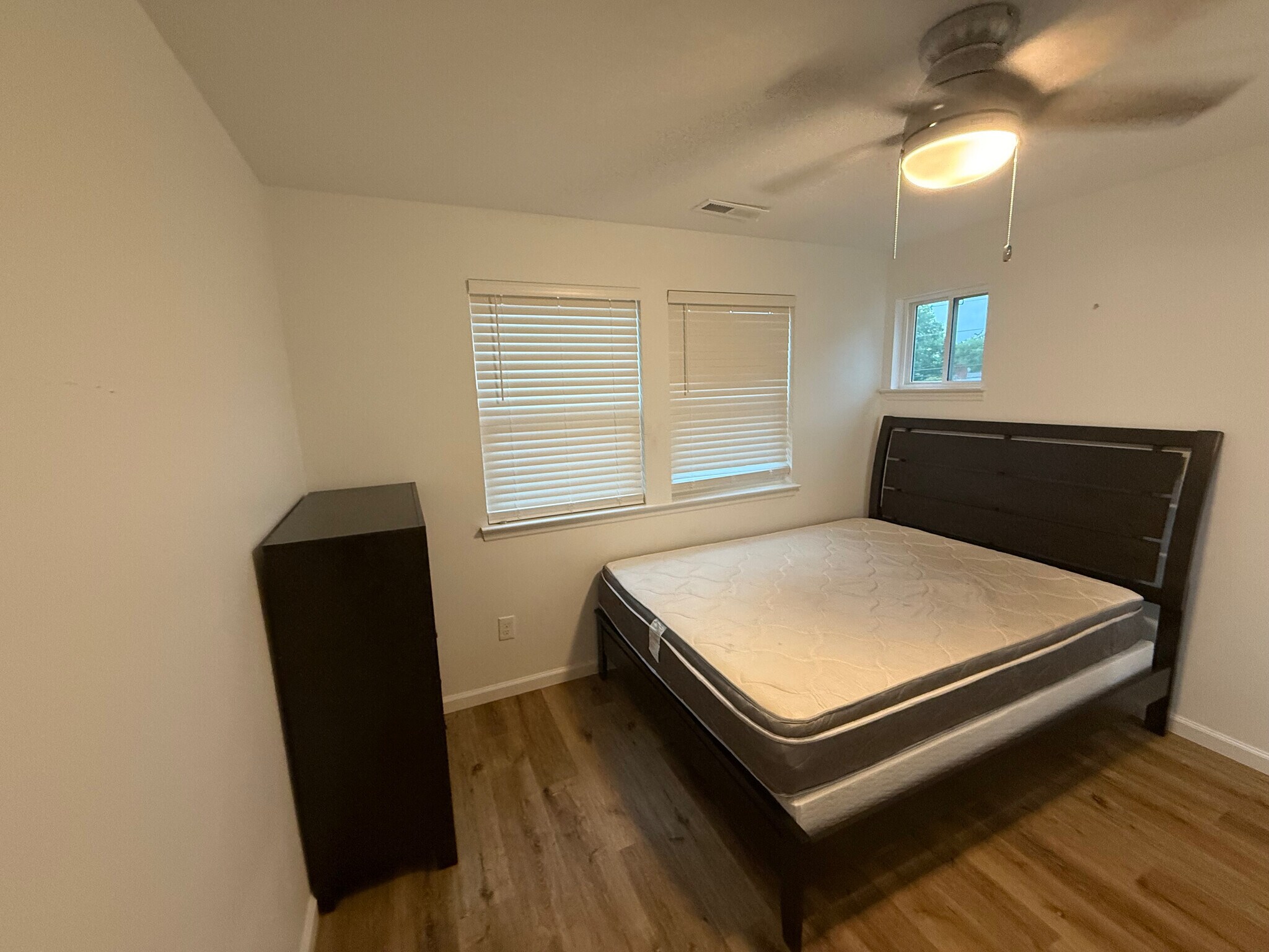 Building Photo - Room in Duplex on S Alston Ave