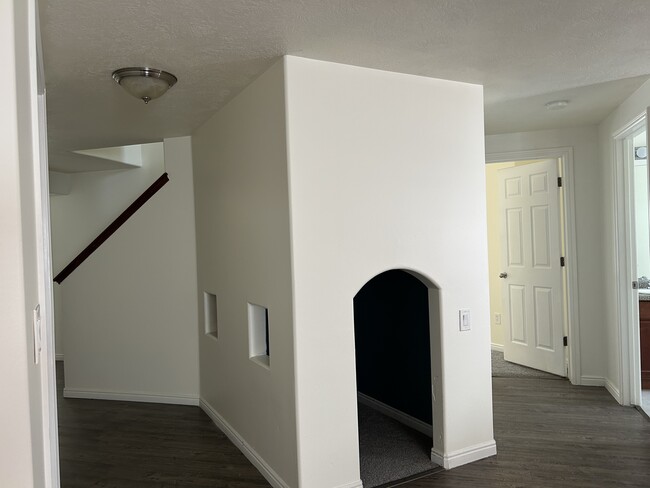 Building Photo - 5665 Piney View Ct