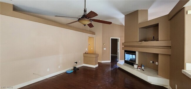 Building Photo - 1395 Falling Snow Ave