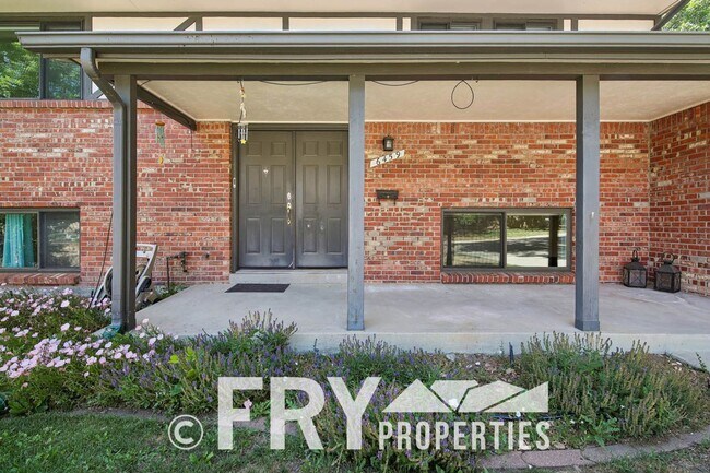 Building Photo - 6459 Brentwood St