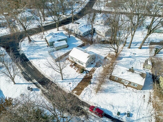 Building Photo - Newly Renovated 2 bedroom, 1 bathroom Urbana-Available April 1st, 2026