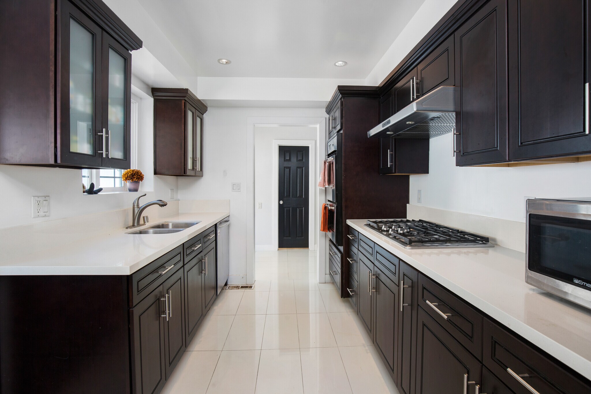 Building Photo - 4007 Sumac Dr