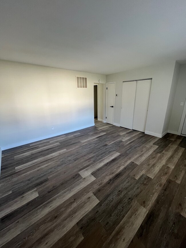 Building Photo - 2726 Center St