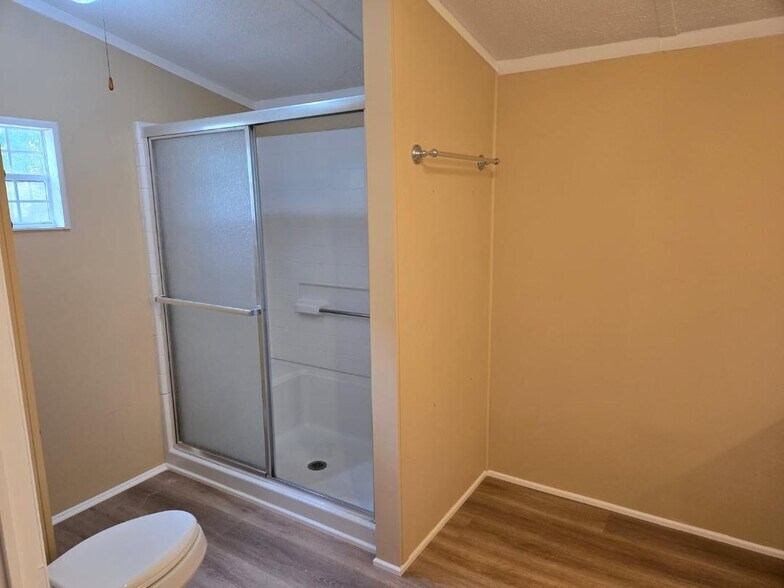Master Bath 5ft shower - 2320 Delmar Rd