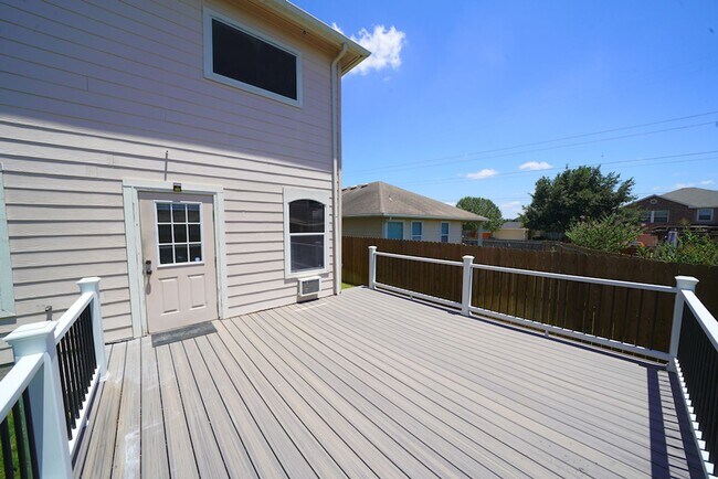 Building Photo - Lovely Cul-De-Sac Home in Schertz/Cibolo N...