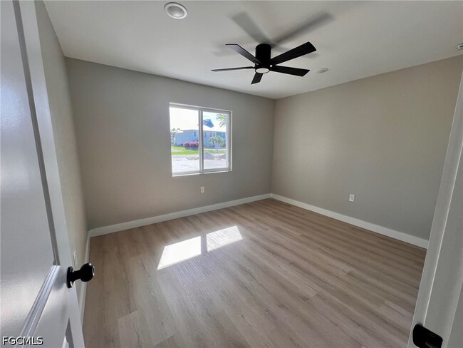 Building Photo - 4102 SE 19th Pl