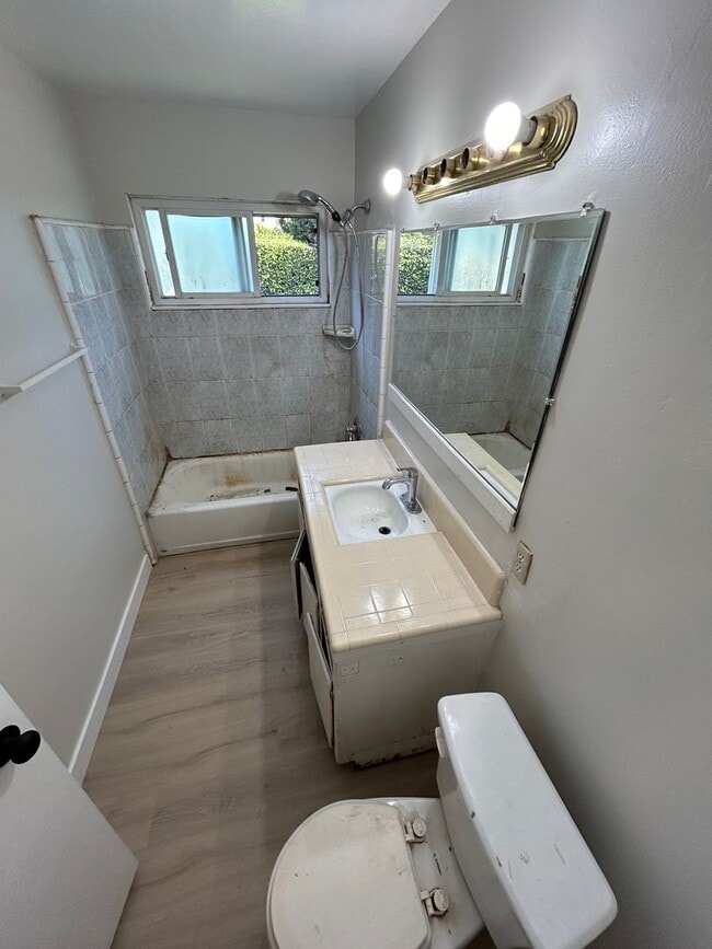 Building Photo - Nicely Updated Single Story 3 Bed 2 Bath H...