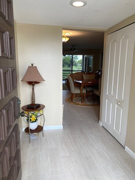 Foyer - 3514 Richwood Link
