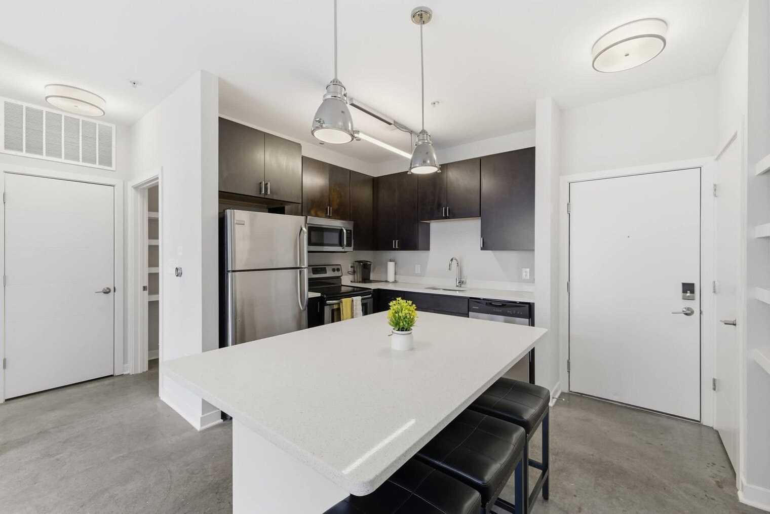 Building Photo - 421 E Market St