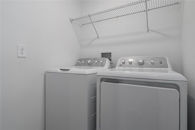 Building Photo - 10964 65th Ter E