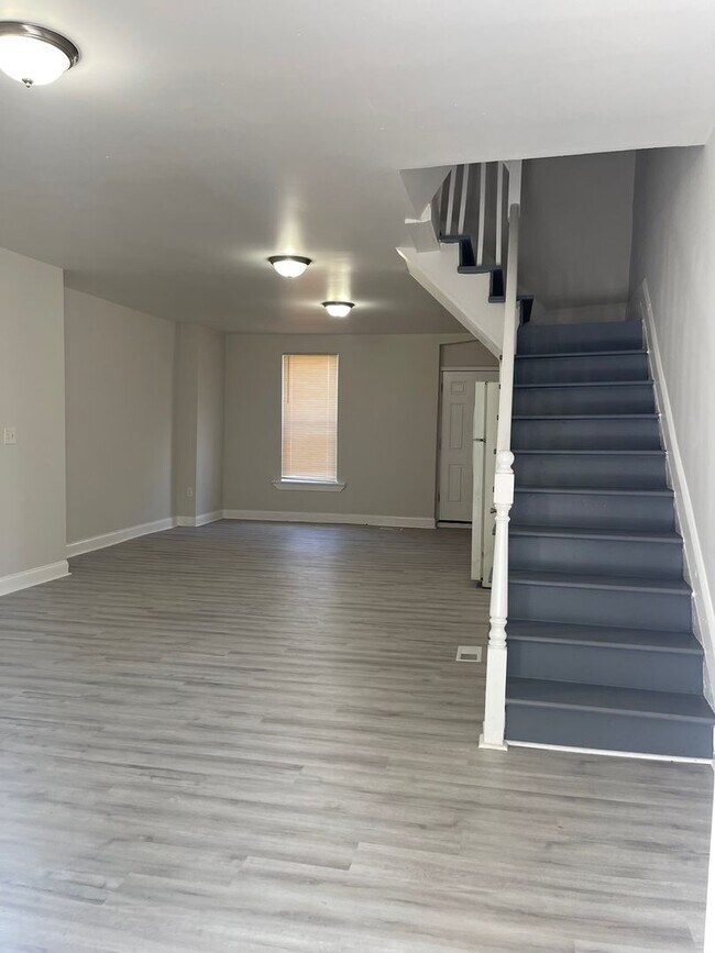 Building Photo - Beautiful Remodel - Baltimore