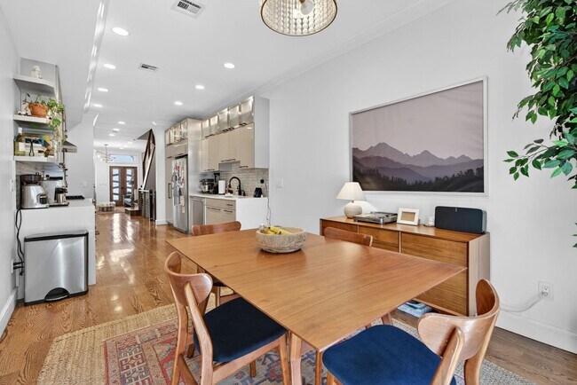 Building Photo - 926 Park Ave