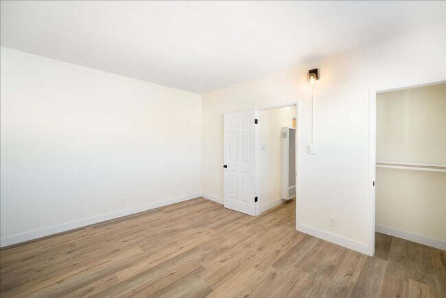Building Photo - BELLA APARTMENTS: Beautiful 1 Bed - 1 Bath...