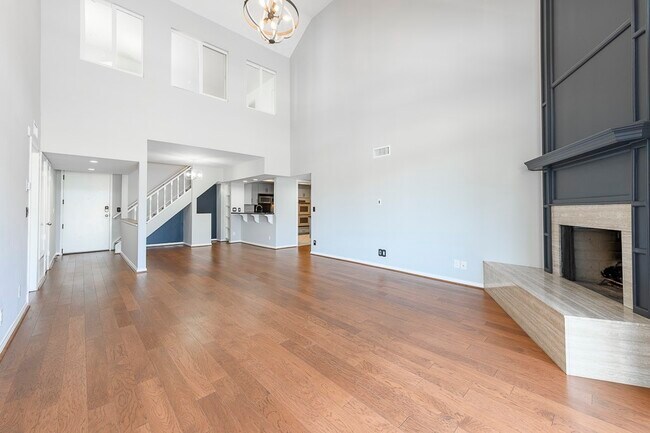 Building Photo - 11667 Gorham Ave