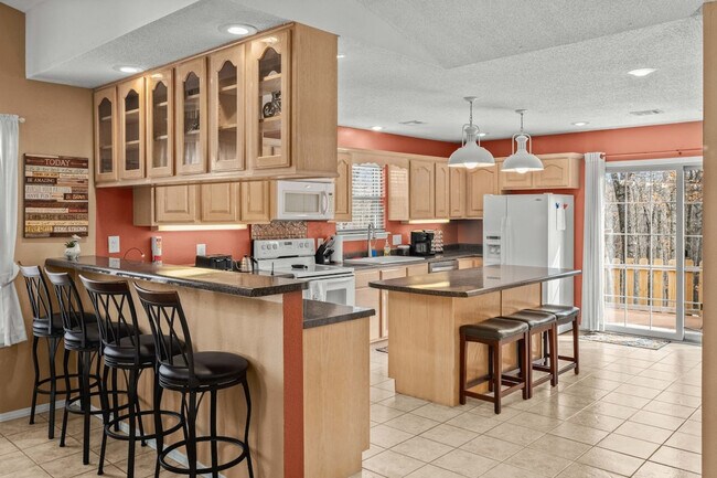 Building Photo - 1 Amesbury Dr