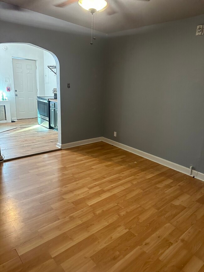 Living Room - 611 Walnut Ave