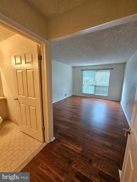Building Photo - 98 Versailles Ct