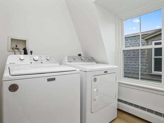 Building Photo - 678 Atlantic St