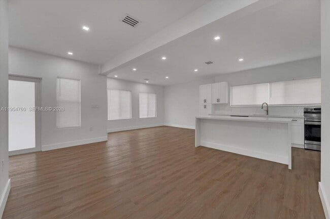 Building Photo - 1733 NW 16th St