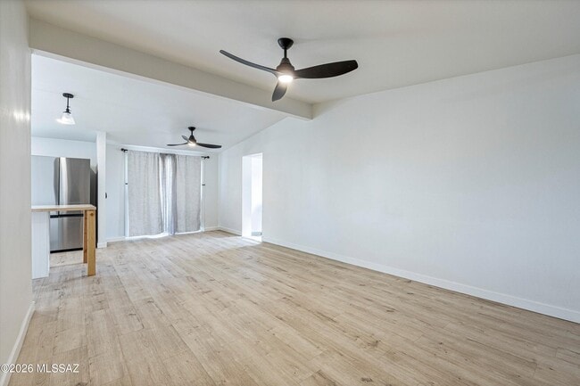 Building Photo - 227 S Ave B