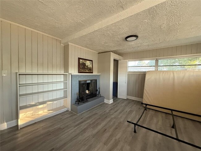 Building Photo - 3002 W Marlin Ave