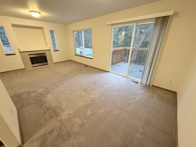 Building Photo - 502 91st Ave SE