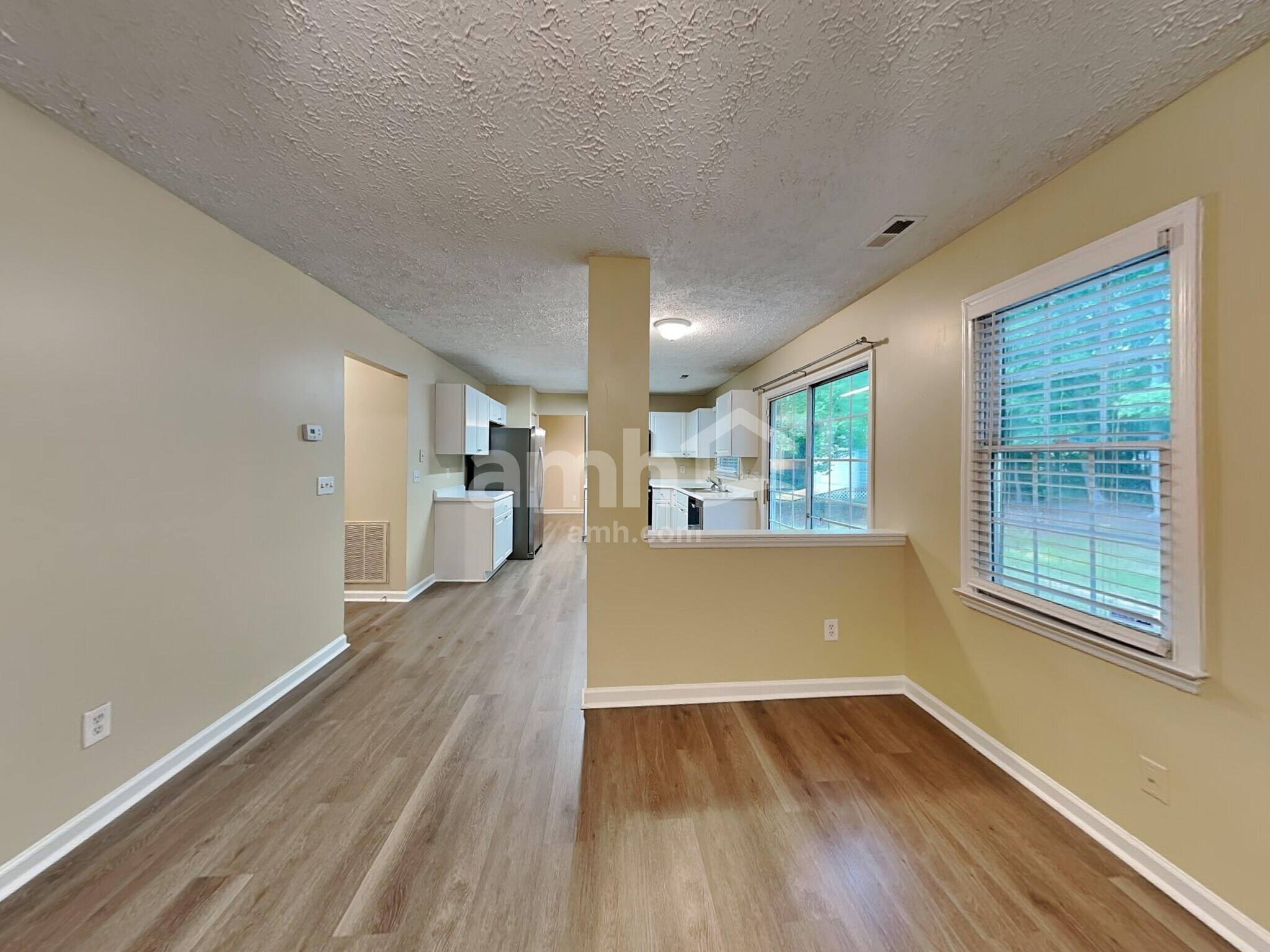 Building Photo - 108 Summershade Ct