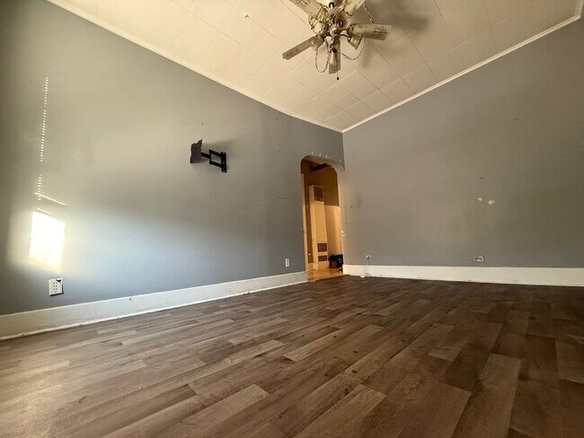 Building Photo - 11339 S Langley Ave